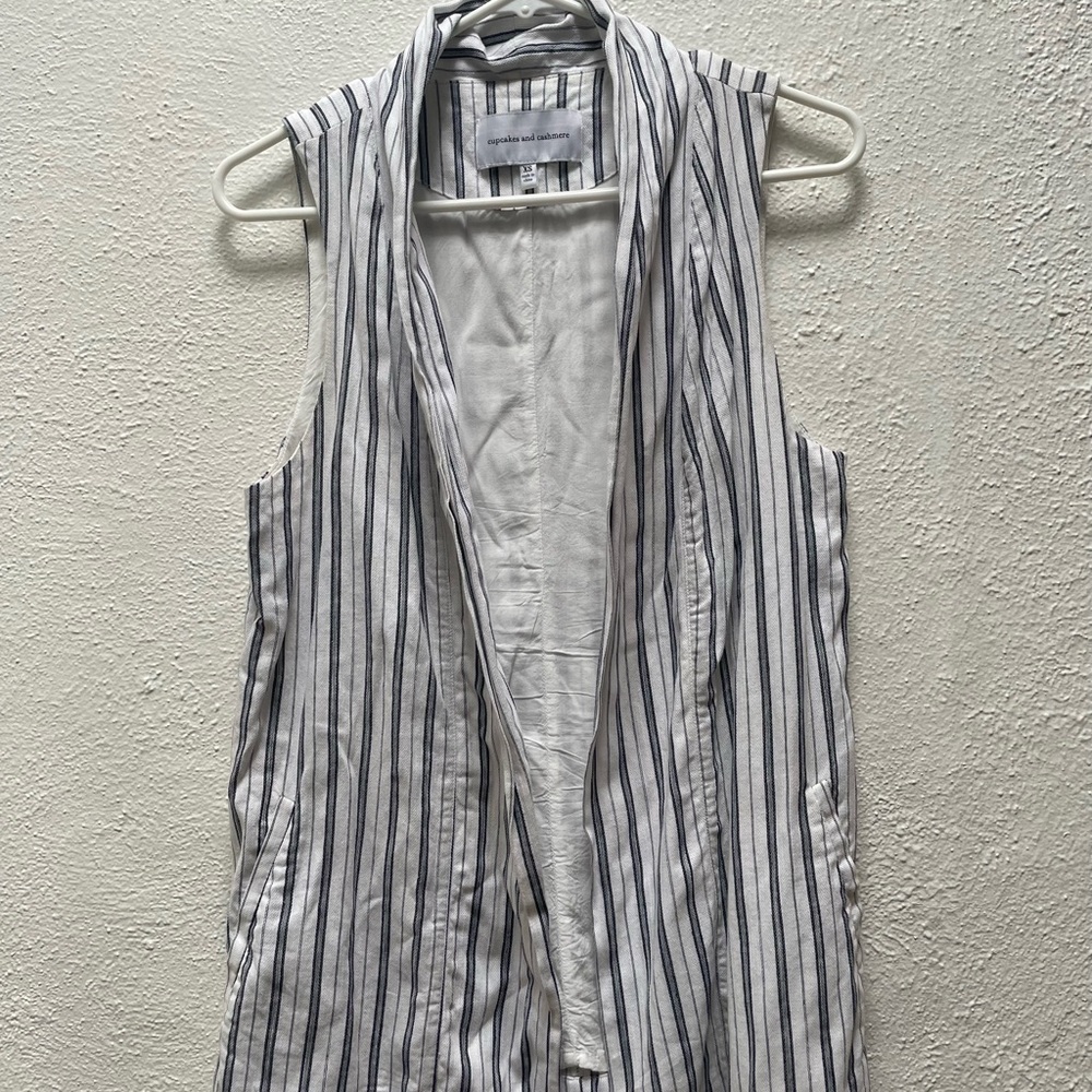 Anthropologie Cupcake And Cashmere Eliza Vest - Picture 3 of 4